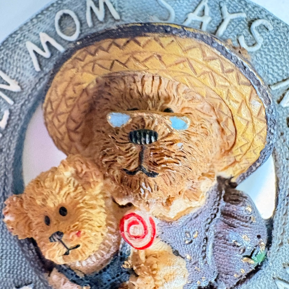 Vintage cute Grandma Bear Brooch with Hat and Glasses - Picture 4 of 5